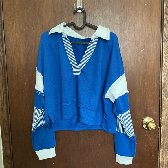 Altar'd State Tops - Altar'd State Blue and White Color-blocked Pullover